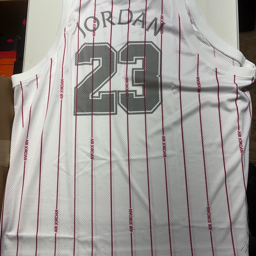 NIKE Air Jordan 23 Jersey - Picture 4 of 5